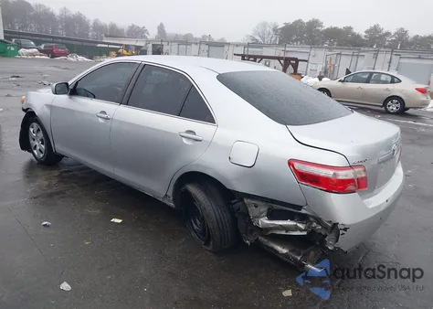 2009 Toyota Camry Le V6 z USA, uszkodzony, nr VIN 4T1BK46K49U076762